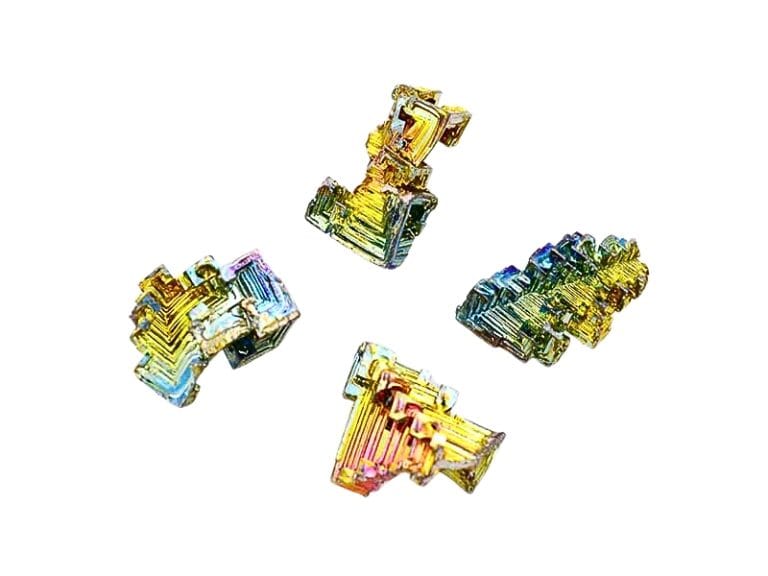 Cristal de Bismut, forma naturala de cristalizare de aprox. 2-3 cm.