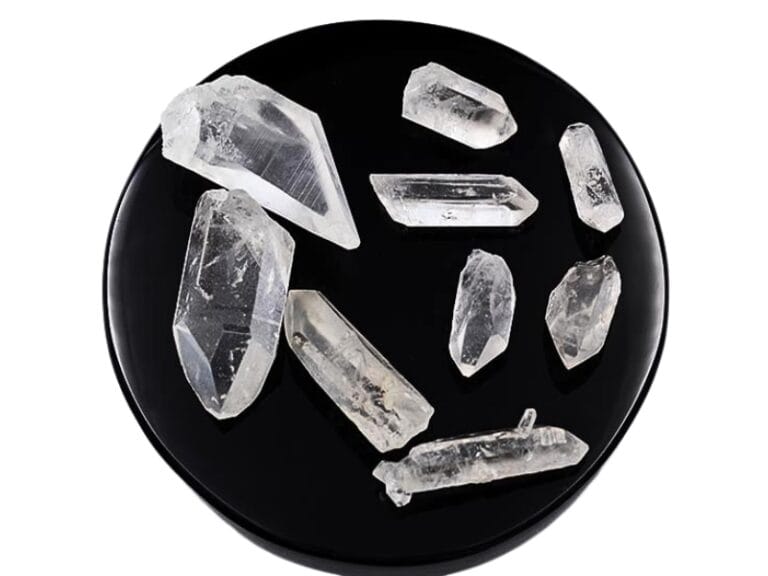 Piatra din Cuart (Cristal de Stanca), forma de cristal (varf) brut (neslefuit). ! Cristalele naturale pot prezenta și mici imperfecțiuni.