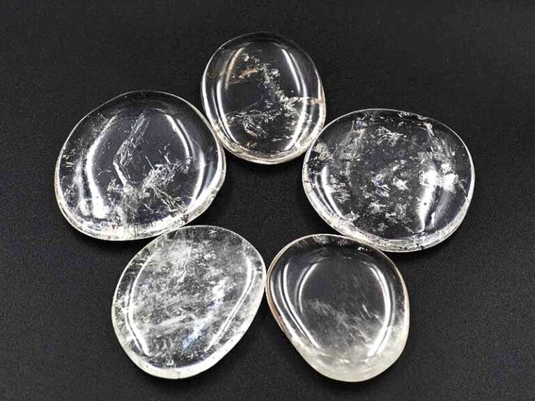 Piatra din Cuart (Cristal de Stanca), forma placheta slefuita de aprox. 5 cm. Calitate 1