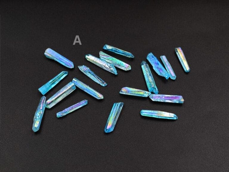 Cuart natural Siberian, electroplacat cu ioni de titaniu, cobalt si aur (experiment rusesc de 5 ani) pentru amplificarea proprietatilor sale.