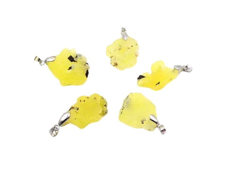 Pandant din Brucit, forma cristal natural si accesoriu metalic (nu contine Nichel). ! Model Unicat