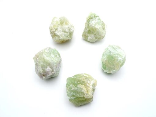 Fluorina Verde Bruta este o piatra potrivita Chakrei 4.
