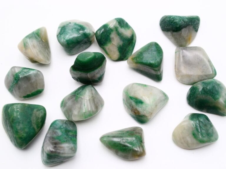 Piatra de Buddstone, numita si Jad African, forma slefuita freeform. Calitate piatra A.